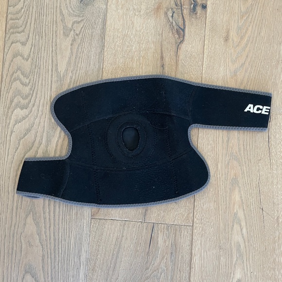 Ace Other - ACE Neoprene‎ Ankle Brace One Size Fits All